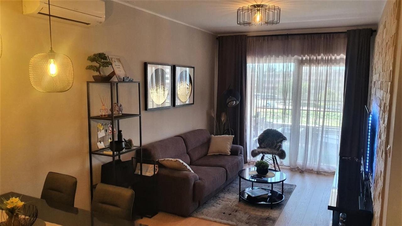 Luxury Apartment 4Seasons With Garage Split Exterior photo